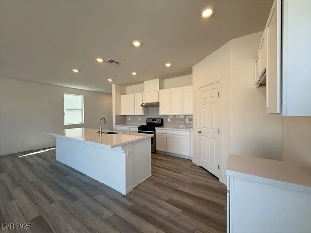 $2,450 | 8762 Sand Verbena Avenue, Las Vegas, NV 89117