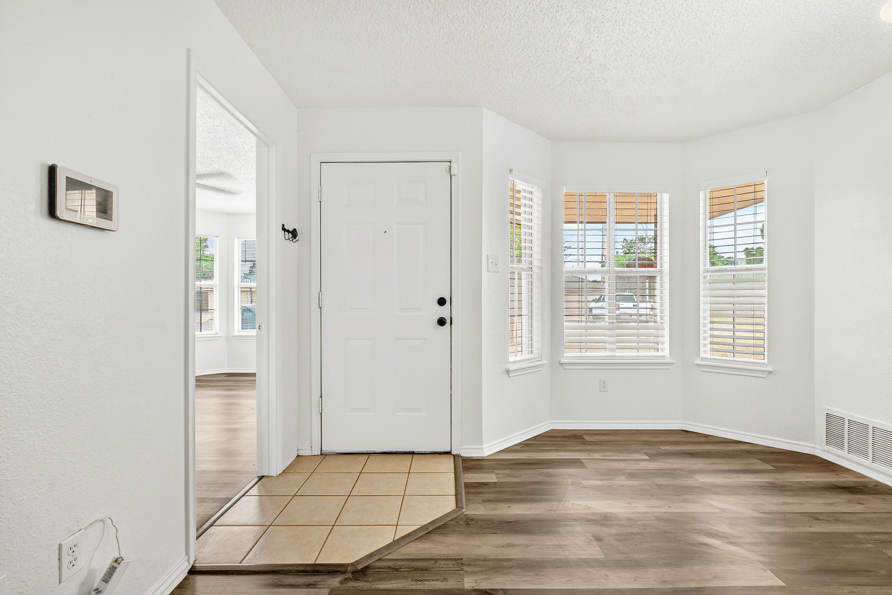 6346 9th Street Lubbock, TX 79416 - Photo 3 of 23 DSC08516