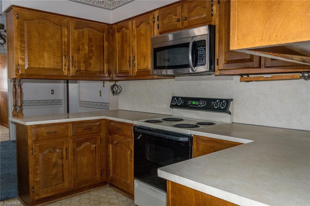 915 Ritters Lake Road Greensboro, NC 27406 - Photo 11 of 24 Gallery Image 11