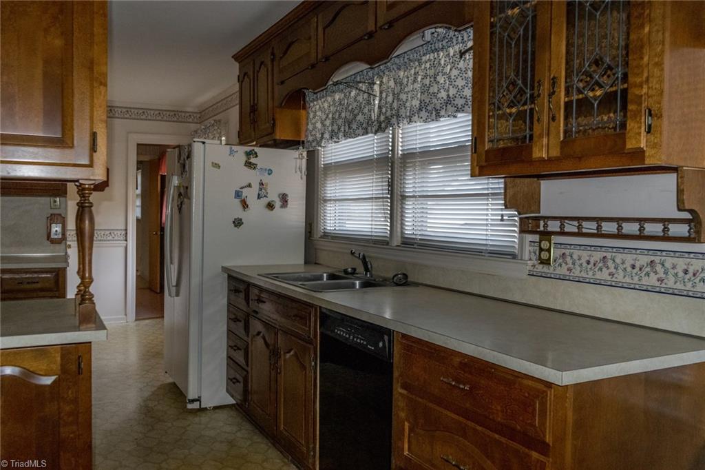 915 Ritters Lake Road Greensboro, NC 27406 - Photo 12 of 24 Gallery Image 12