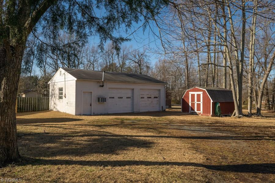 915 Ritters Lake Road Greensboro, NC 27406 - Photo 3 of 24 Gallery Image 3