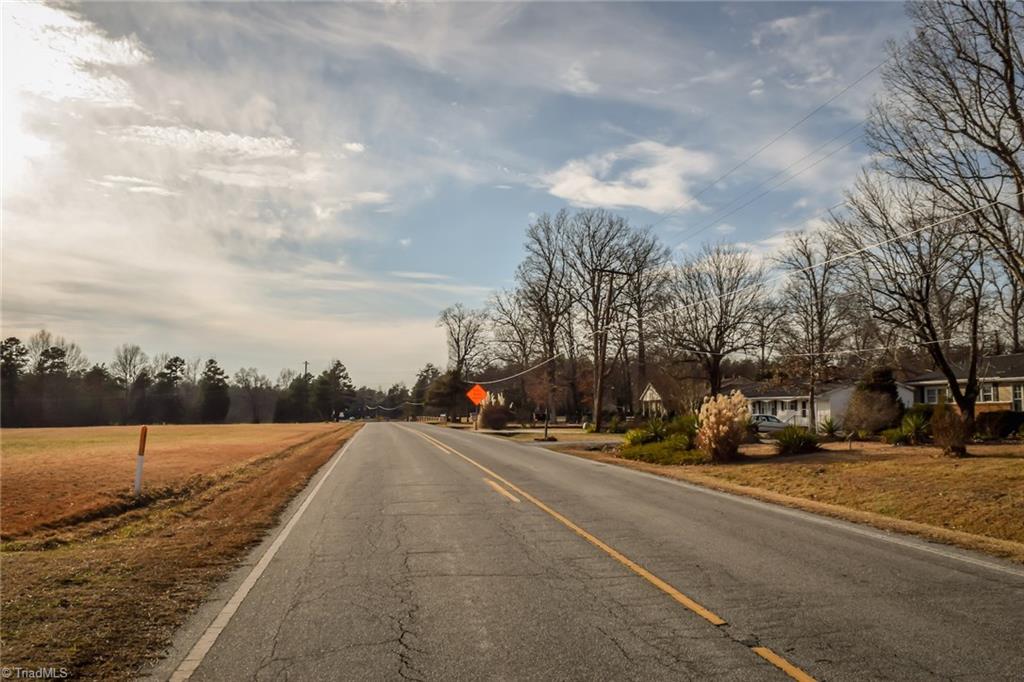 915 Ritters Lake Road Greensboro, NC 27406 - Photo 5 of 24 Gallery Image 5