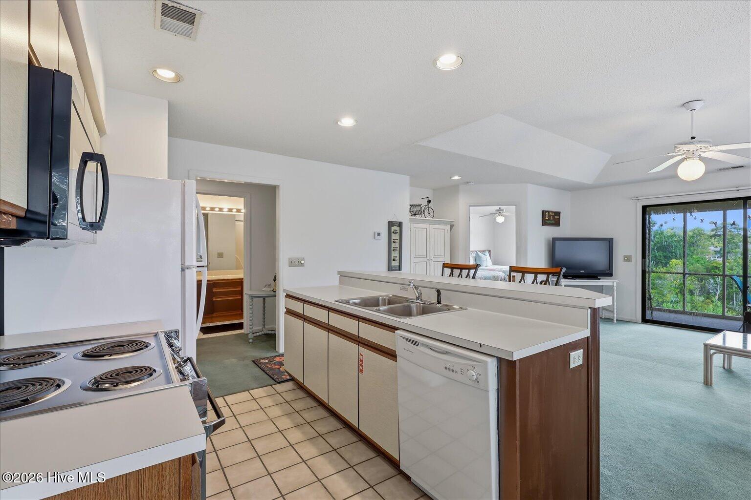 213 Clubhouse Road, Unit 6 Sunset Beach, NC 28468 - Photo 3 of 25 Gallery Image 3