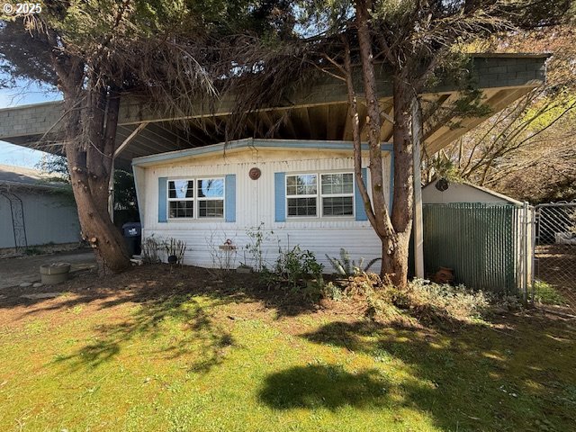 2073 Inland Way Springfield, OR 97477 - Photo 21 of 21 a front view of a house with a yard