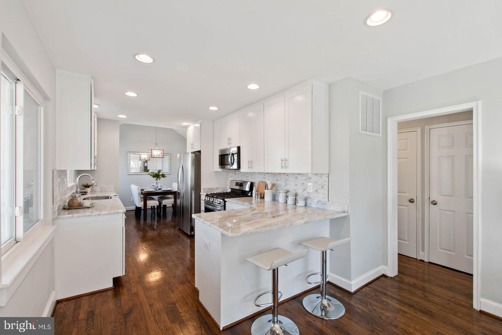 2921 Johnson Road Falls Church, VA 22042 - Photo 7 of 36 Gallery Image 7
