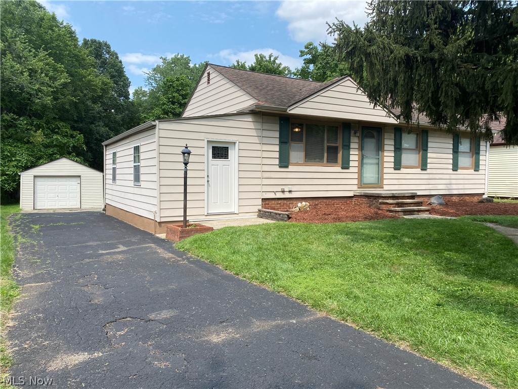 17330 Fowles Road Cleveland, OH 44130 - Photo 1 of 24 Gallery Image 1