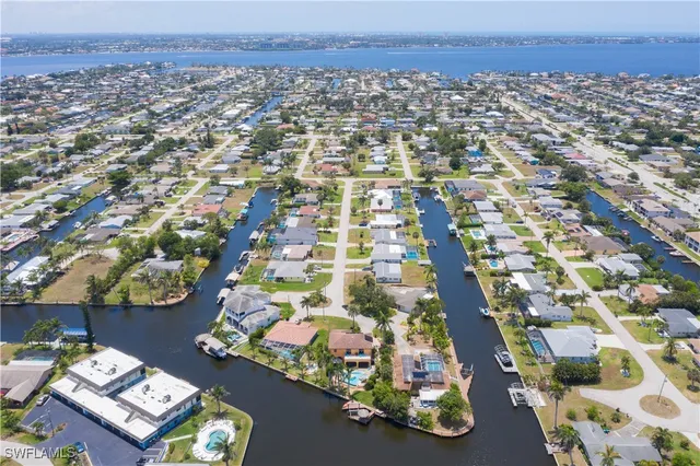 $1,495,000 | 5105 Rutland Court, Cape Coral, FL 33904