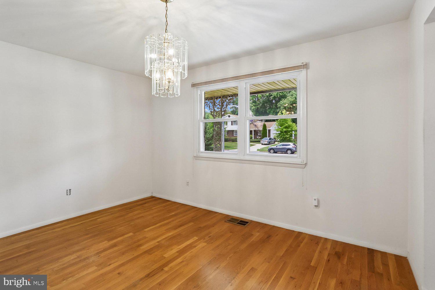 8303 Montpelier Drive Laurel, MD 20708 - Photo 7 of 41 Dining Room