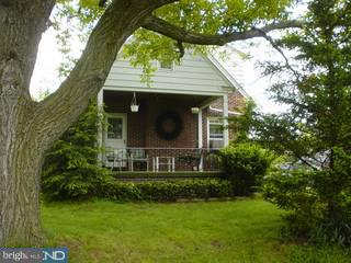 606 Brownsville Road Reading, PA 19608 - Photo 2 of 6
