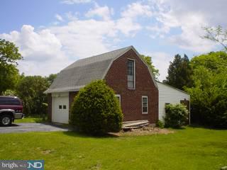 606 Brownsville Road Reading, PA 19608 - Photo 3 of 6
