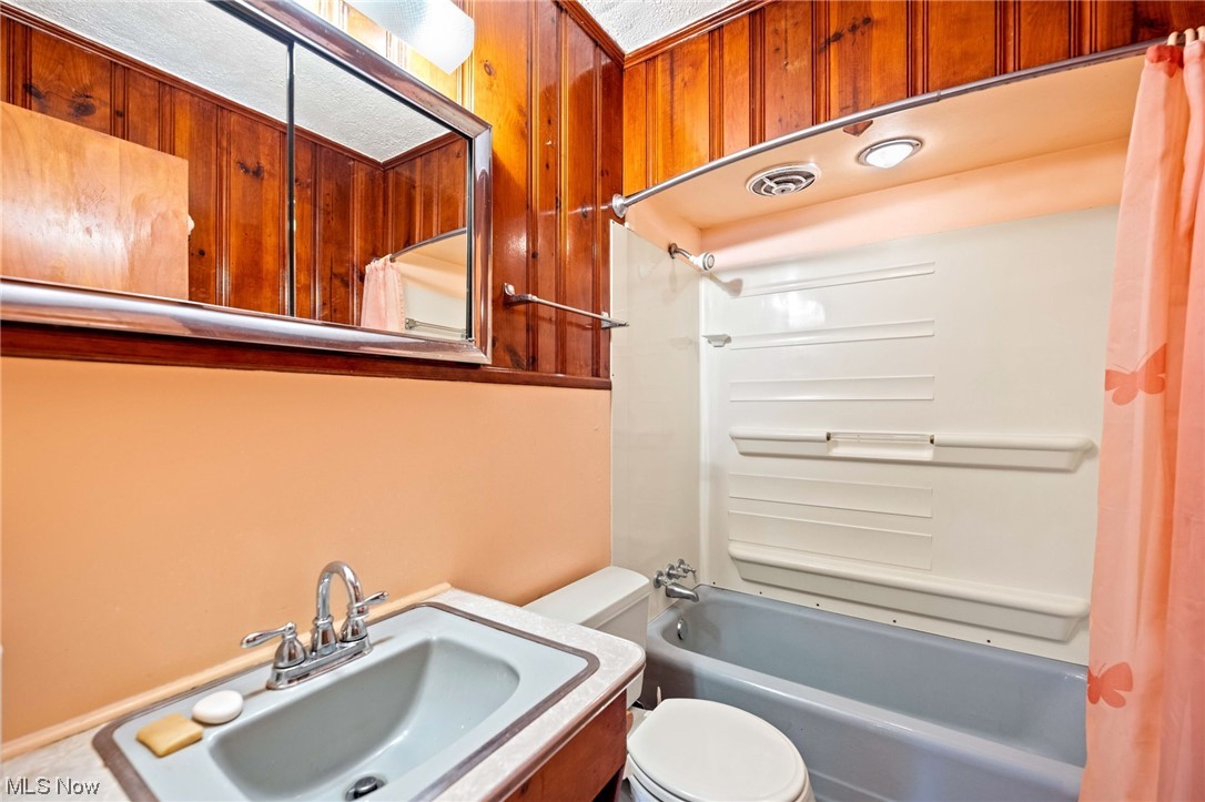 7221 Euclid Chardon Road Kirtland, OH 44094 - Photo 21 of 30 Full Bath