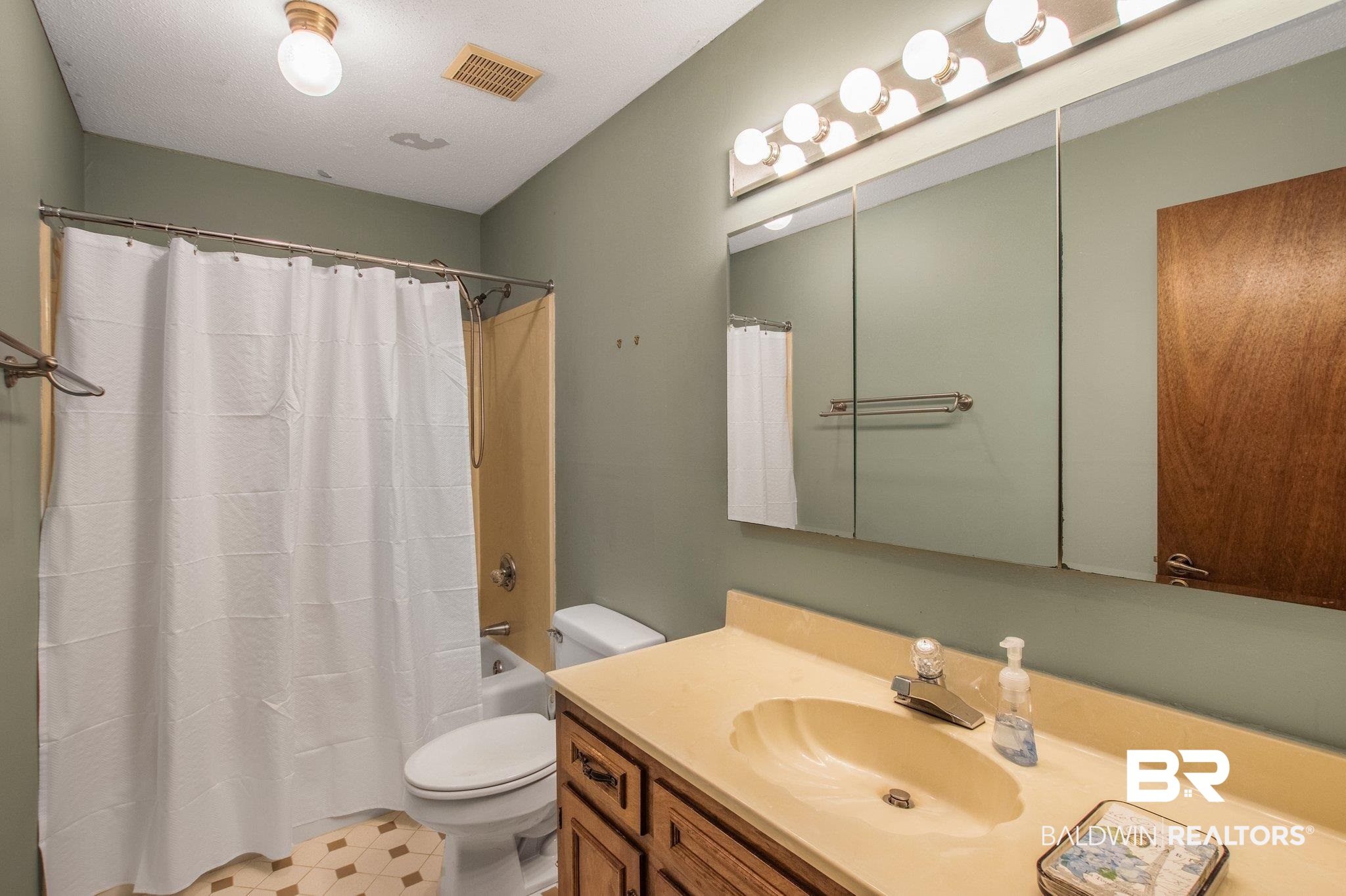 23 Lake Shore Drive Daphne, AL 36526 - Photo 16 of 26