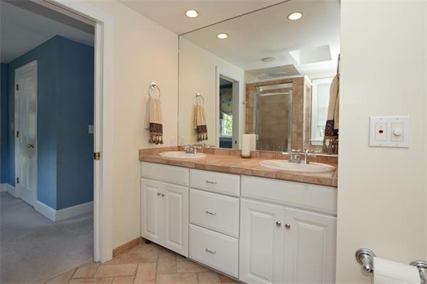 23 Pioneer Road Hingham, MA 02043 - Photo 8 of 9 Gallery Image 8
