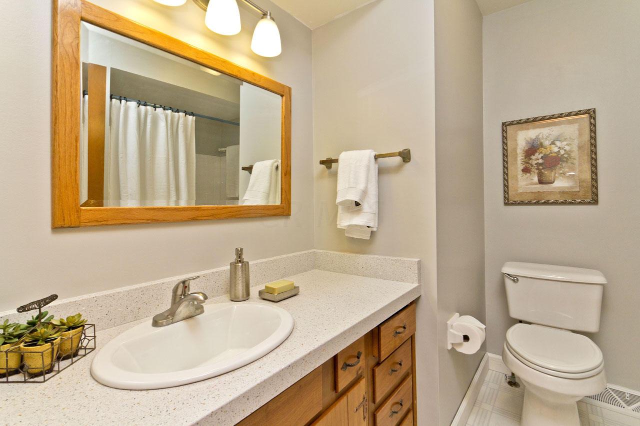 6123 Sedgwick Road Columbus, OH 43235 - Photo 11 of 23 Gallery Image 11