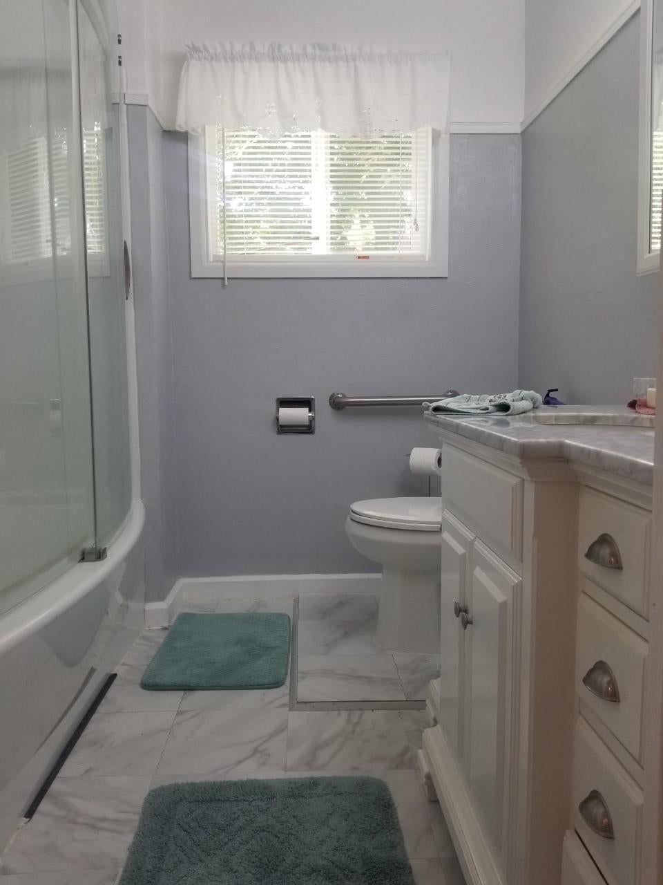 5447 Azalea-Glen Road Glendale, OR 97442 - Photo 28 of 49 Bathroom2