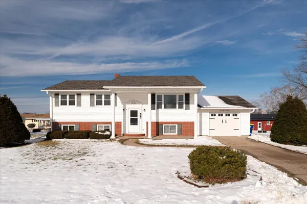 $310,000 | 416 Sherry Lane, Viroqua, WI 54665