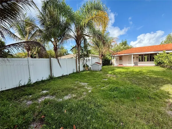 $2,200 | 11121 Northeast 9th Court, Unit 2, Biscayne Park, FL 33161