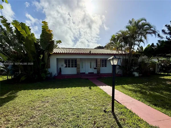 $2,200 | 11121 Northeast 9th Court, Unit 2, Biscayne Park, FL 33161