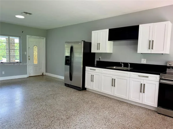$2,200 | 11121 Northeast 9th Court, Unit 2, Biscayne Park, FL 33161