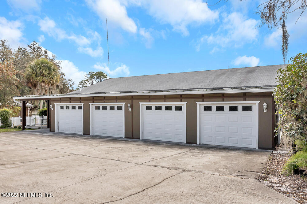 152 Marvin Jones Road Crescent City, FL 32112 - Photo 45 of 83 a view of a house with a garage