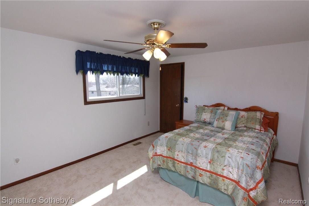 2861 Kilburn Court Rochester, MI 48306 - Photo 26 of 33 18.jpg