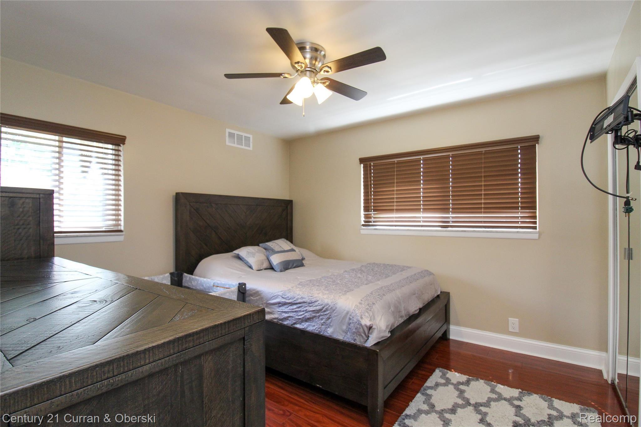 5272 Chase Road Dearborn, MI 48126 - Photo 17 of 47 Bedroom 1