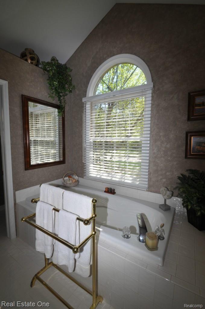 3295 Fulham Drive Rochester, MI 48309 - Photo 16 of 27 16.jpg