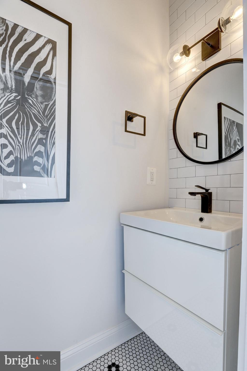 1310 Spring Road Northwest, Unit PHB Washington, DC 20010 - Photo 18 of 44