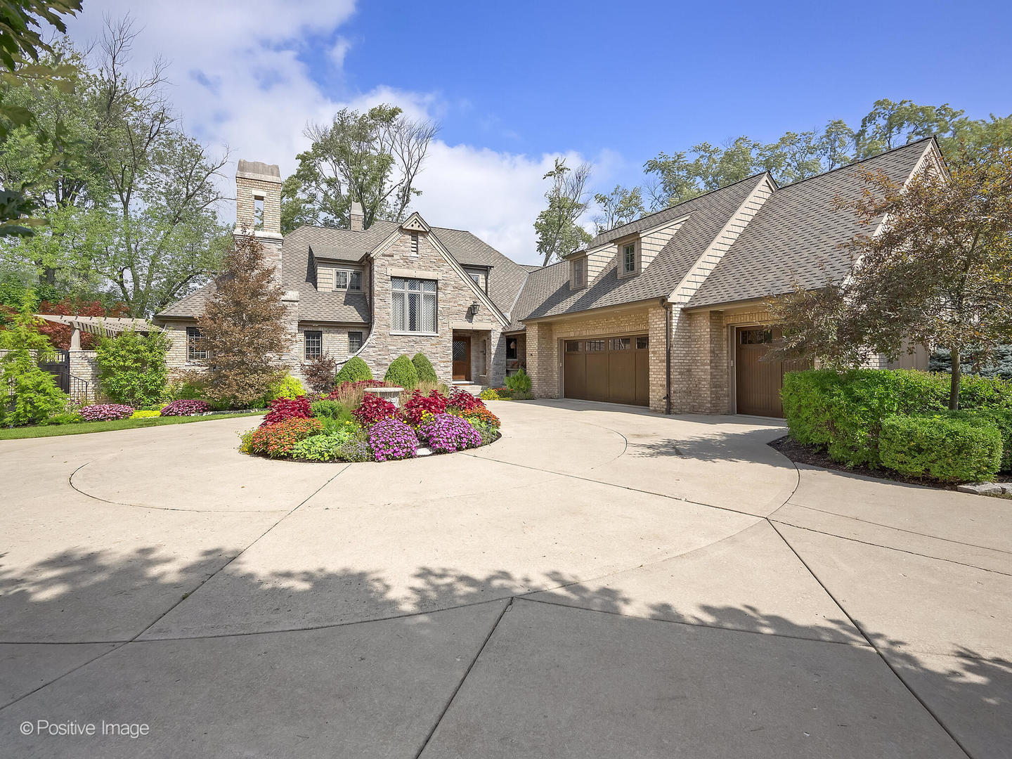 516 Ridgemoor Drive Willowbrook, IL 60527 - Photo 2 of 34