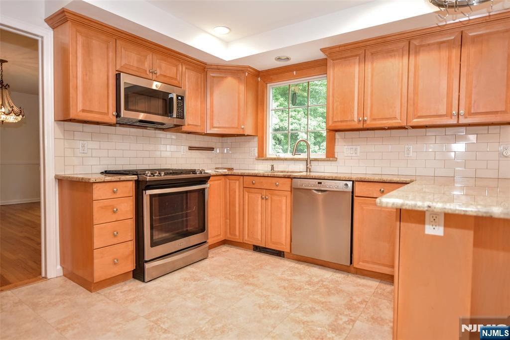 55 George Street Allendale, NJ 07401 - Photo 14 of 43