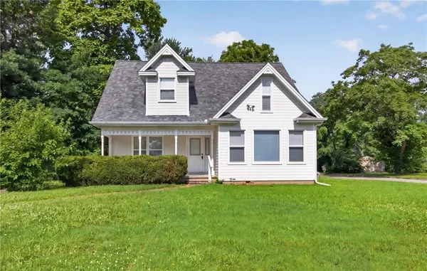 $279,900 | 1045 North Colorado Street, Nevada, MO 64772