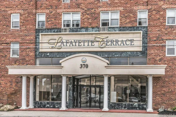 $475,000 | 370 West Broadway, Unit 4J, Long Beach, NY 11561
