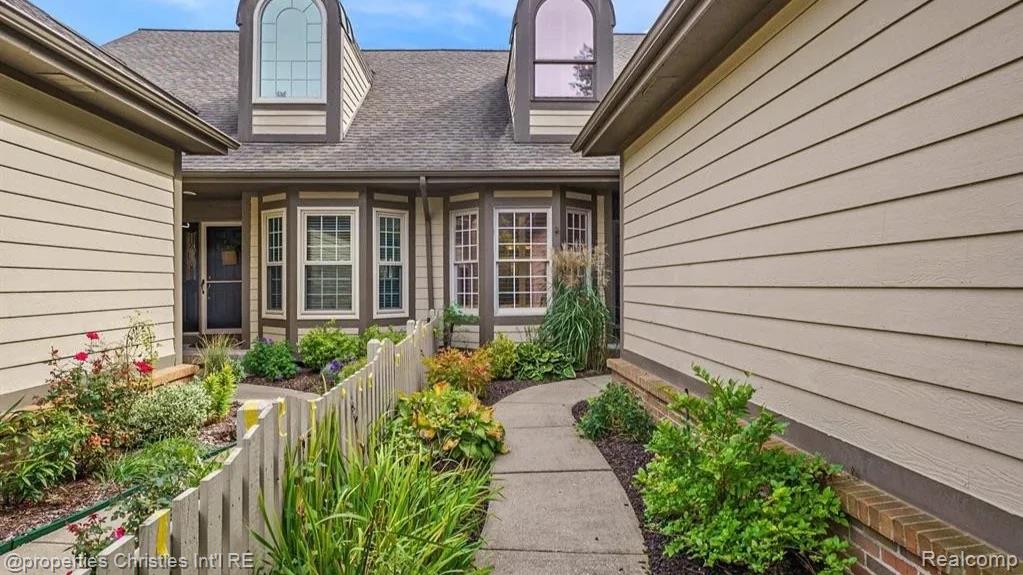 6576 Steeple Ridge Clarkston, MI 48346 - Photo 1 of 36 Gallery Image 1