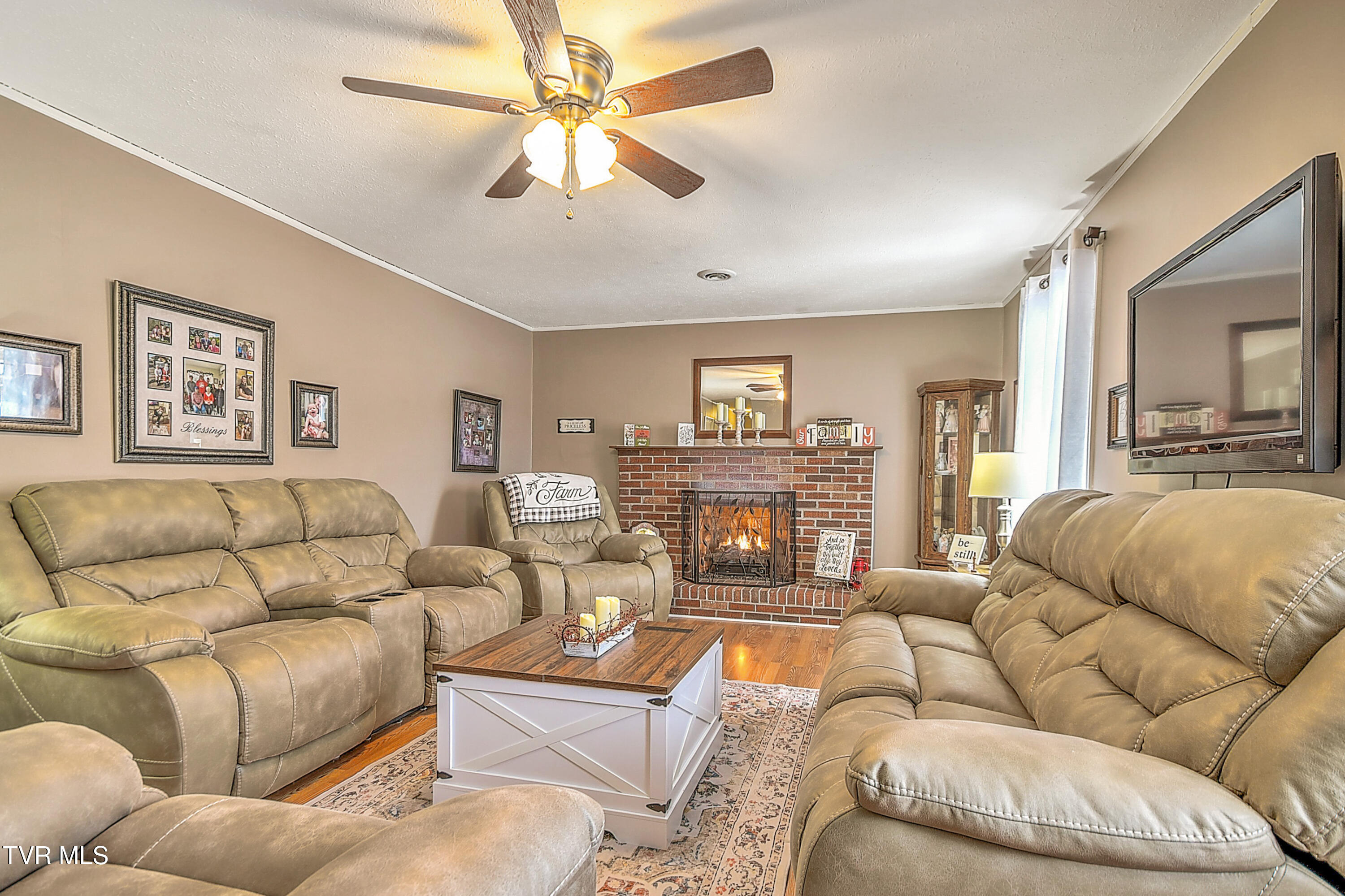 215 Taylor Road Blountville, TN 37617 - Photo 3 of 41 215 Taylor Rd TV-21