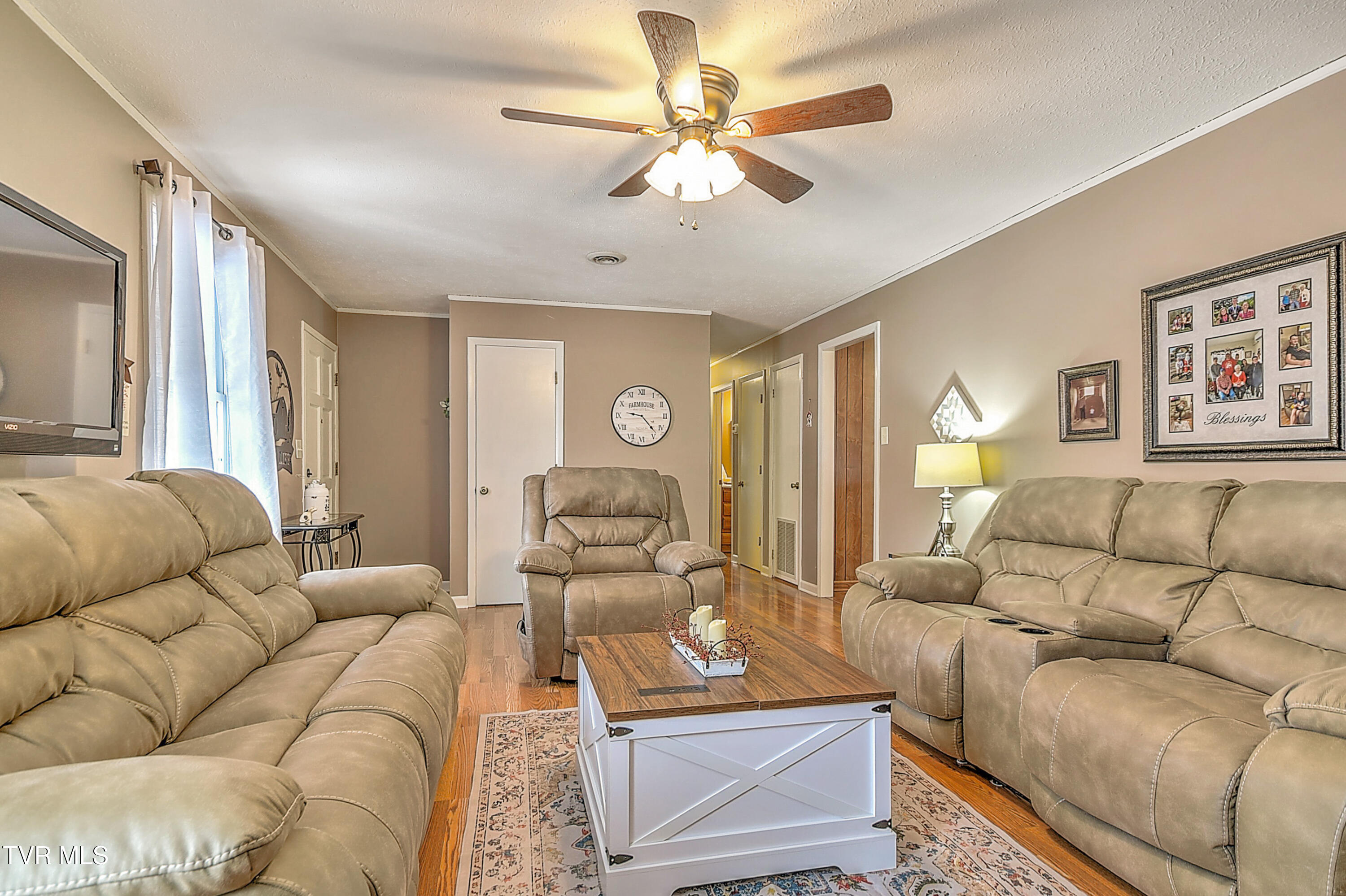 215 Taylor Road Blountville, TN 37617 - Photo 4 of 41 215 Taylor Rd TV-22