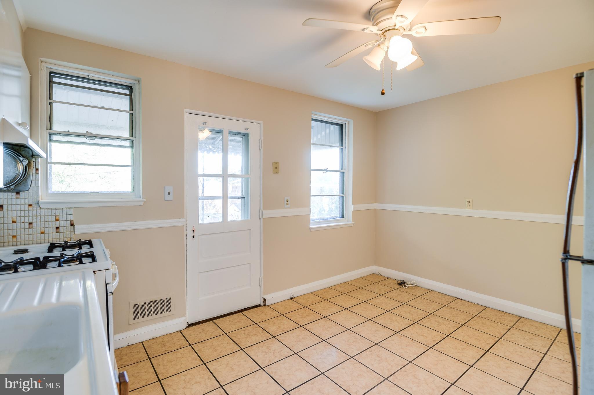 8605 Pleasant Plains Road Towson, MD 21286 - Photo 14 of 30 Exit to rear porch