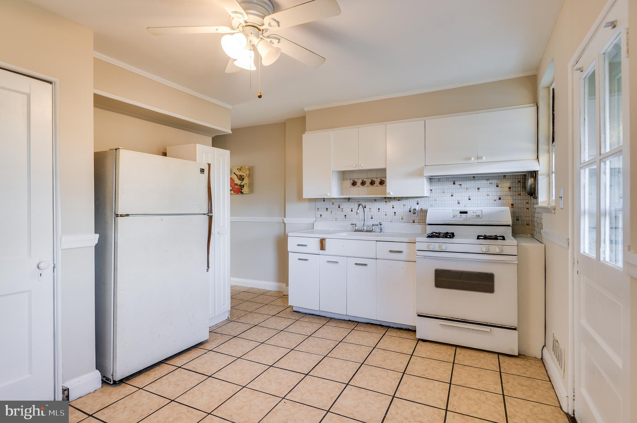 8605 Pleasant Plains Road Towson, MD 21286 - Photo 15 of 30 Kitchen with ceramic tile floor