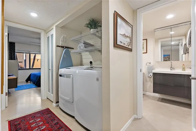 $655,000 | 4780 Brittany Drive South, Unit 11, St. Petersburg, FL 33715