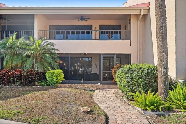 $655,000 | 4780 Brittany Drive South, Unit 11, St. Petersburg, FL 33715