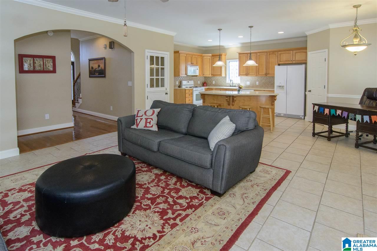 821 Meadow Ridge Lane Birmingham, AL 35242 - Photo 7 of 43