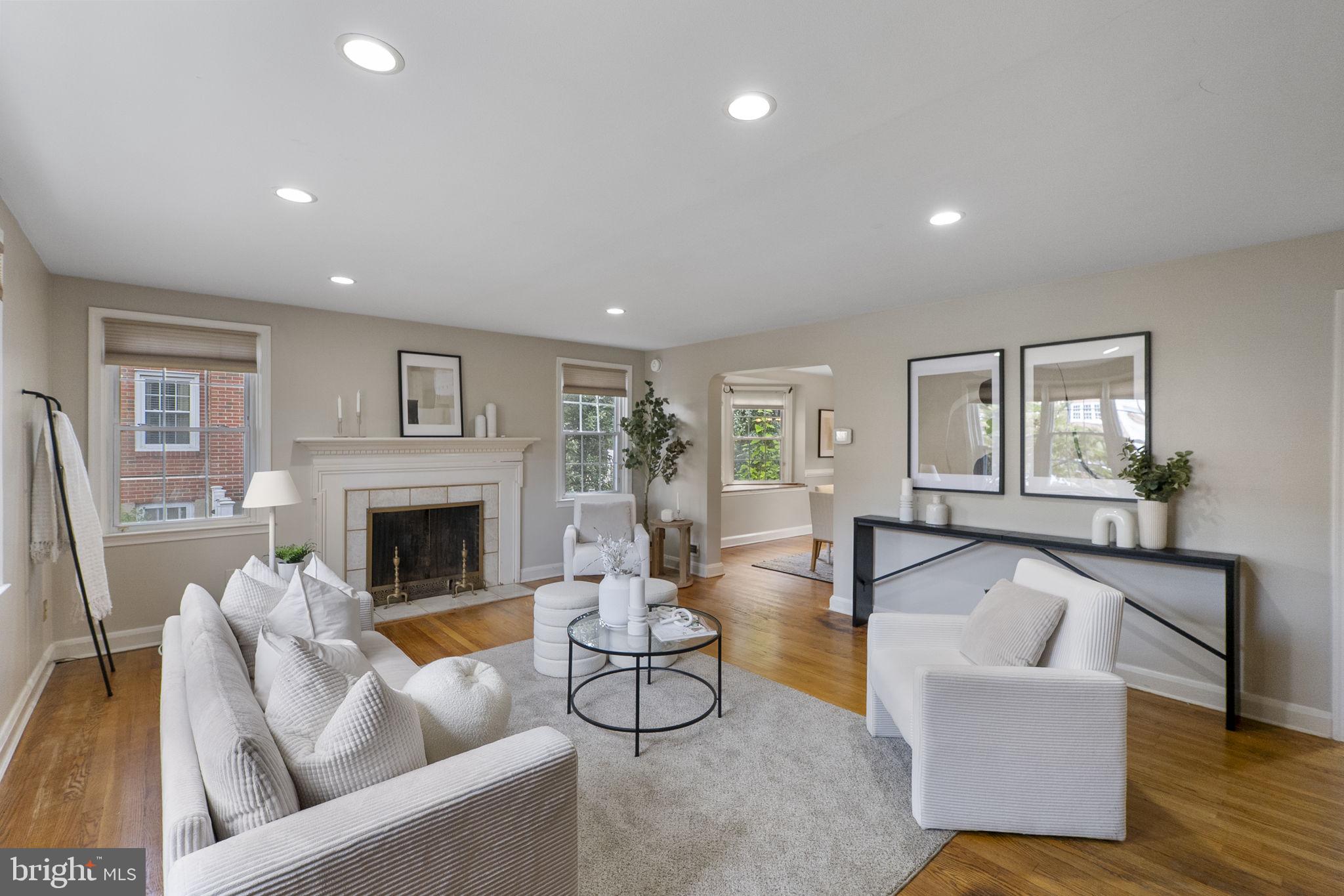 1541 Doxbury Road Baltimore, MD 21286 - Photo 6 of 38 Living Room - Hardwood floors throughout