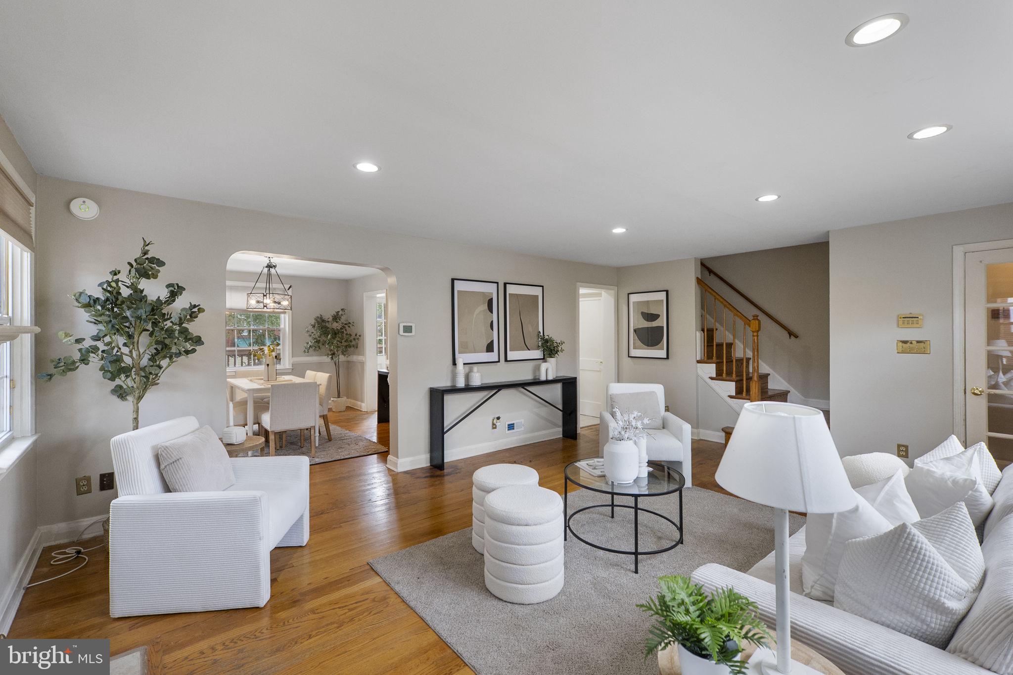 1541 Doxbury Road Baltimore, MD 21286 - Photo 8 of 38 Living Room