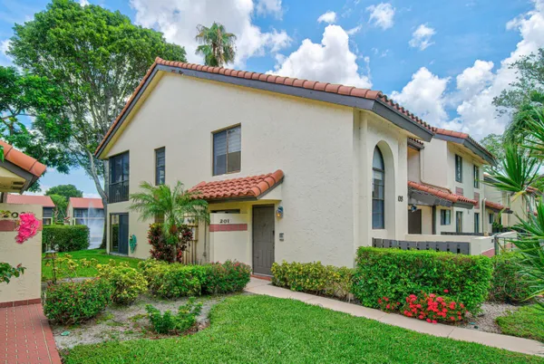 $249,900 | 10223 North Circle Lake Drive, Unit 201, Boynton Beach, FL 33437