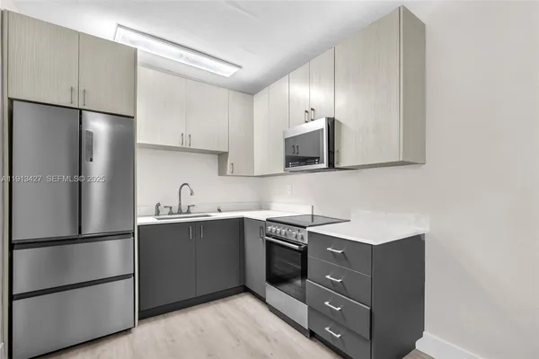 $1,800 | 3030 Northwest 16th Street, Unit 3, Miami, FL 33125