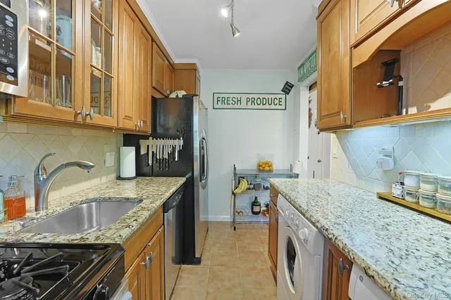 $319,000 | 1279 California Road, Unit 2L, Eastchester, NY 10709