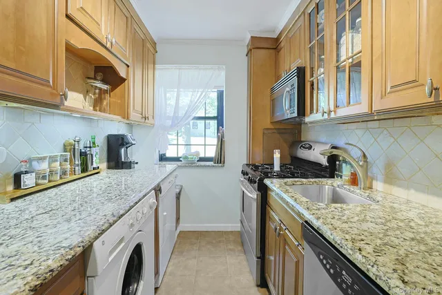 $319,000 | 1279 California Road, Unit 2L, Eastchester, NY 10709