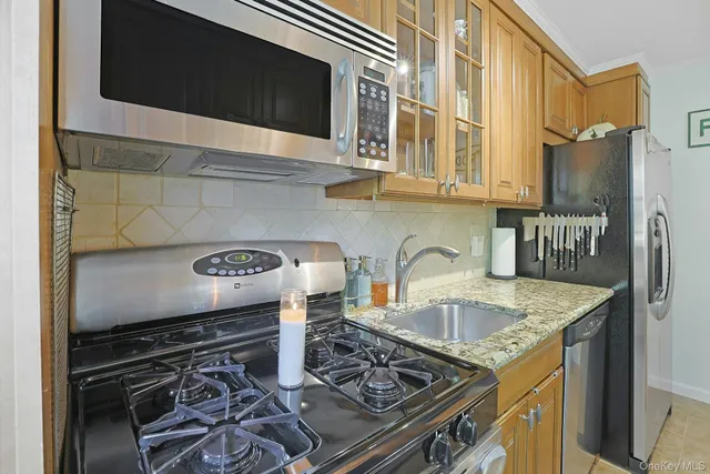 $319,000 | 1279 California Road, Unit 2L, Eastchester, NY 10709