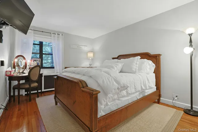 $319,000 | 1279 California Road, Unit 2L, Eastchester, NY 10709