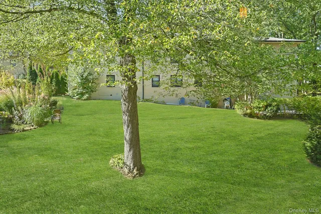 $319,000 | 1279 California Road, Unit 2L, Eastchester, NY 10709