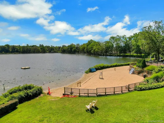 $319,000 | 1279 California Road, Unit 2L, Eastchester, NY 10709